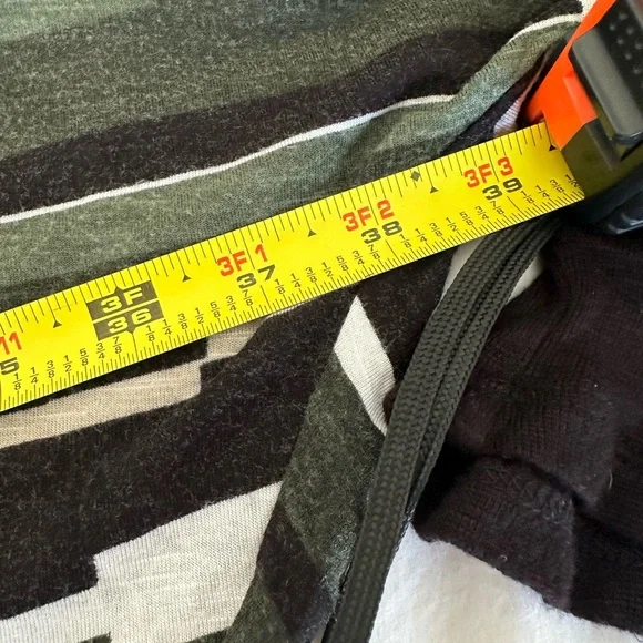 Lane Bryant women’s plus 22W/24W Olive and Black Patterned dolman sleeve top - Picture 9 of 10